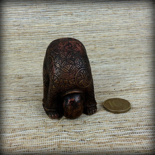 Бронза. Играющий мальчик