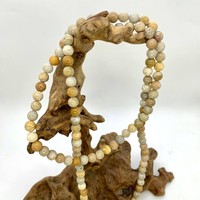 Четки окаменелый коралл 108 бусин 10 мм