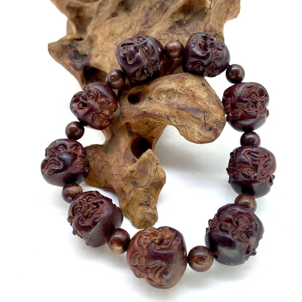 Четки сандал хотэи 9 бусин 18 мм