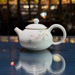 Чайник фарфор Цзиндэчжэнь цветущая Мей Хуа