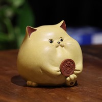 Фигурка глина Счастливый кот с монетой жёлтый