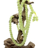 Четки нефрит 108 бусин 8х10 мм