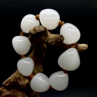 Четки нефрит галька 8 бусин 21х25 мм