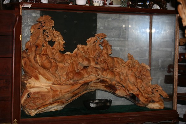 Скульптура "8 Лошадей" (Гималайский кедр)