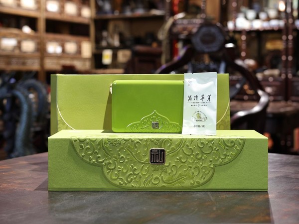 Чай Мэй Тан Цуй Я &#039;25 №2000 в подарочной коробке
			